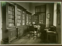Biblioteka Zakładu Medycyny Sądowej CMUJ w Krakowie w 1926r.